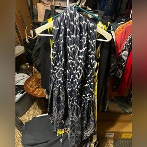 Navy and White Patterned Scarf